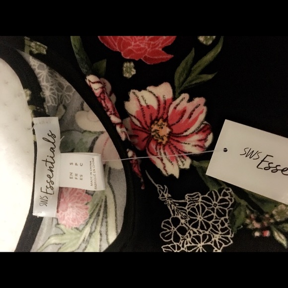 T-shirt 🌸 - Picture 2 of 2